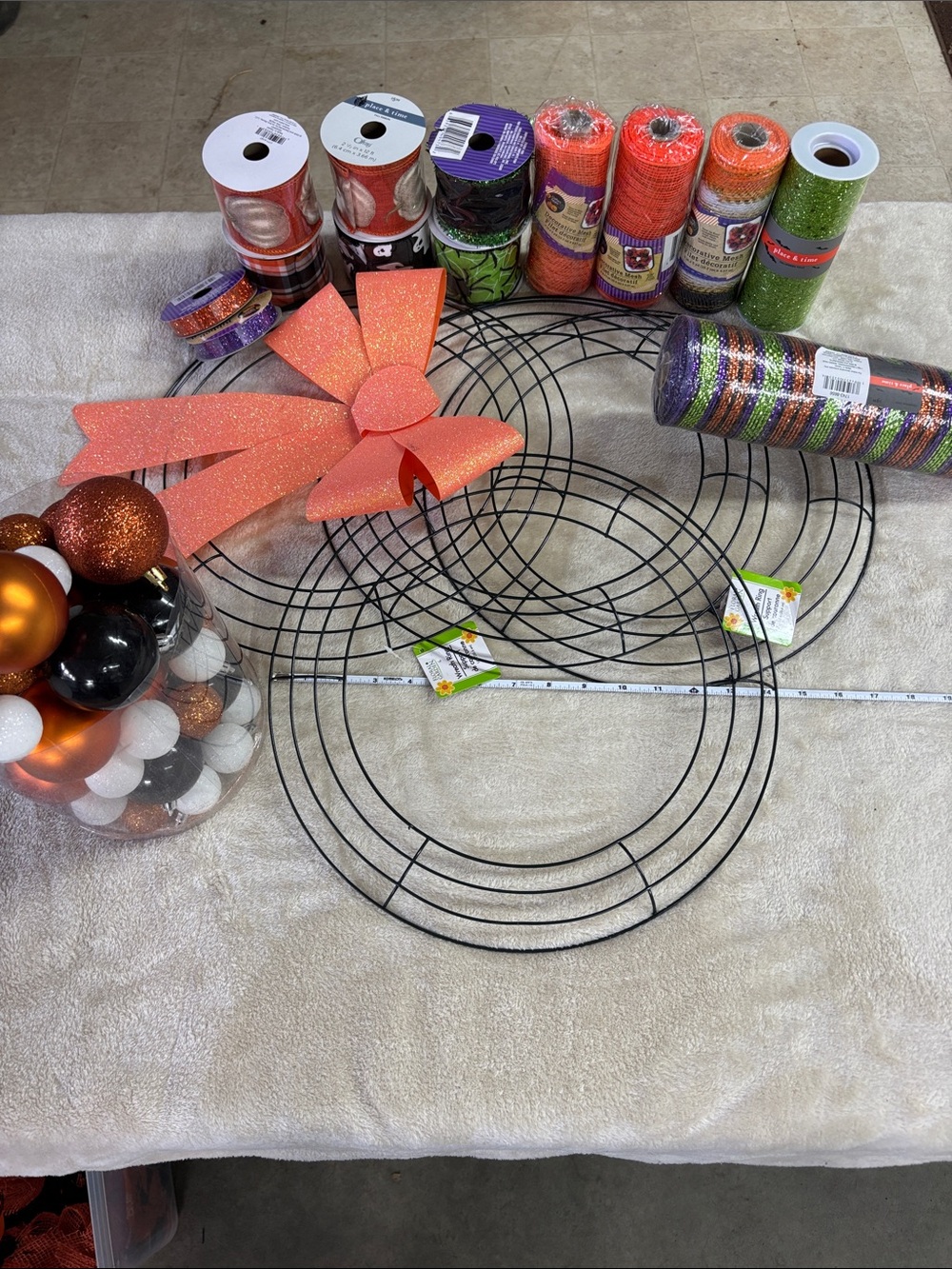 Wreath Making Set Black Metal Wreath Frames with Halloween Accents